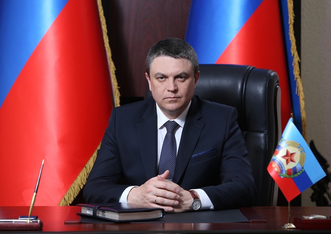 Vung ly khai Ukraine doi trung cau dan y ve gia nhap Nga hinh anh