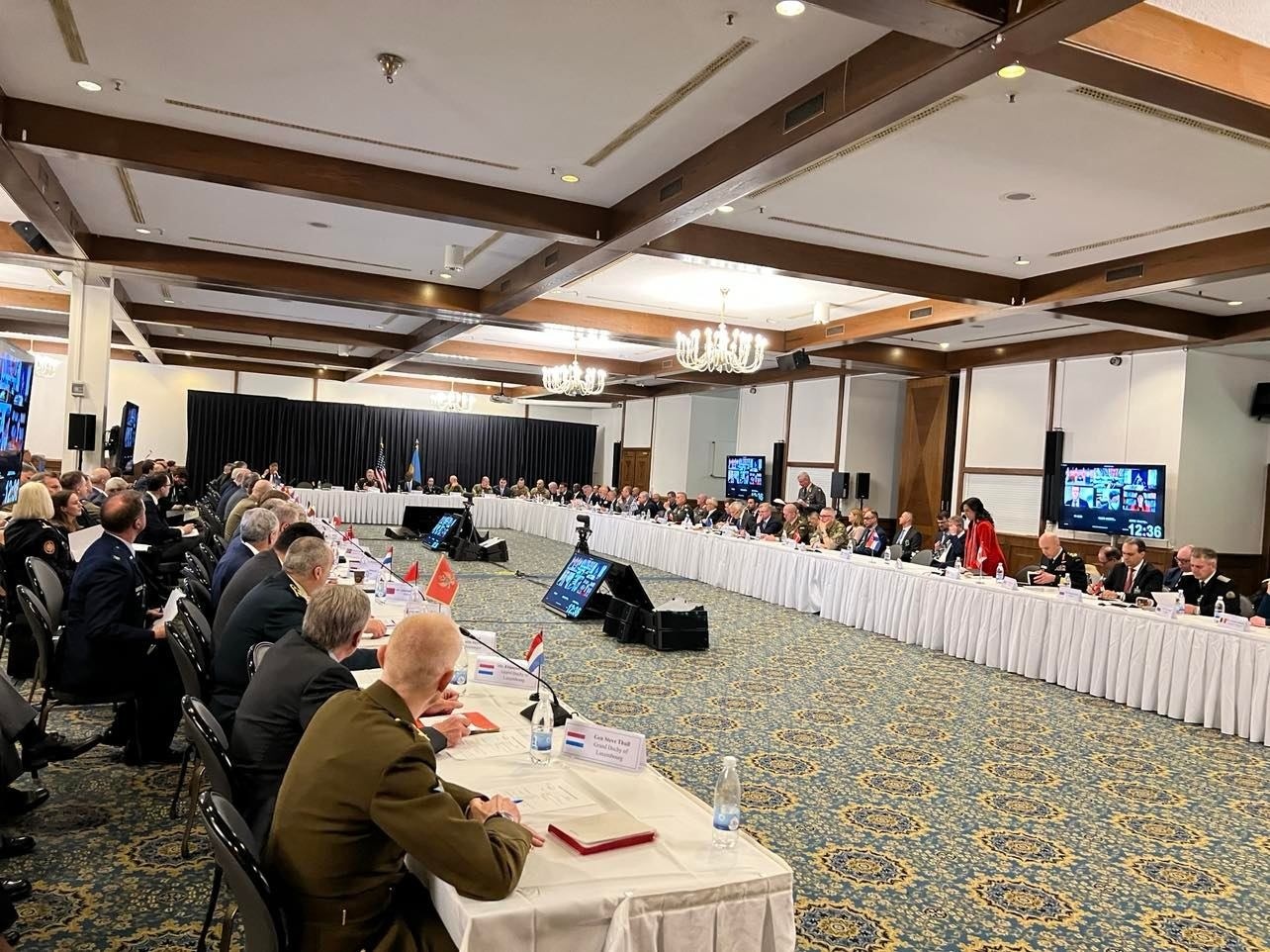 hop ve vien tro cho Ukraine anh 1