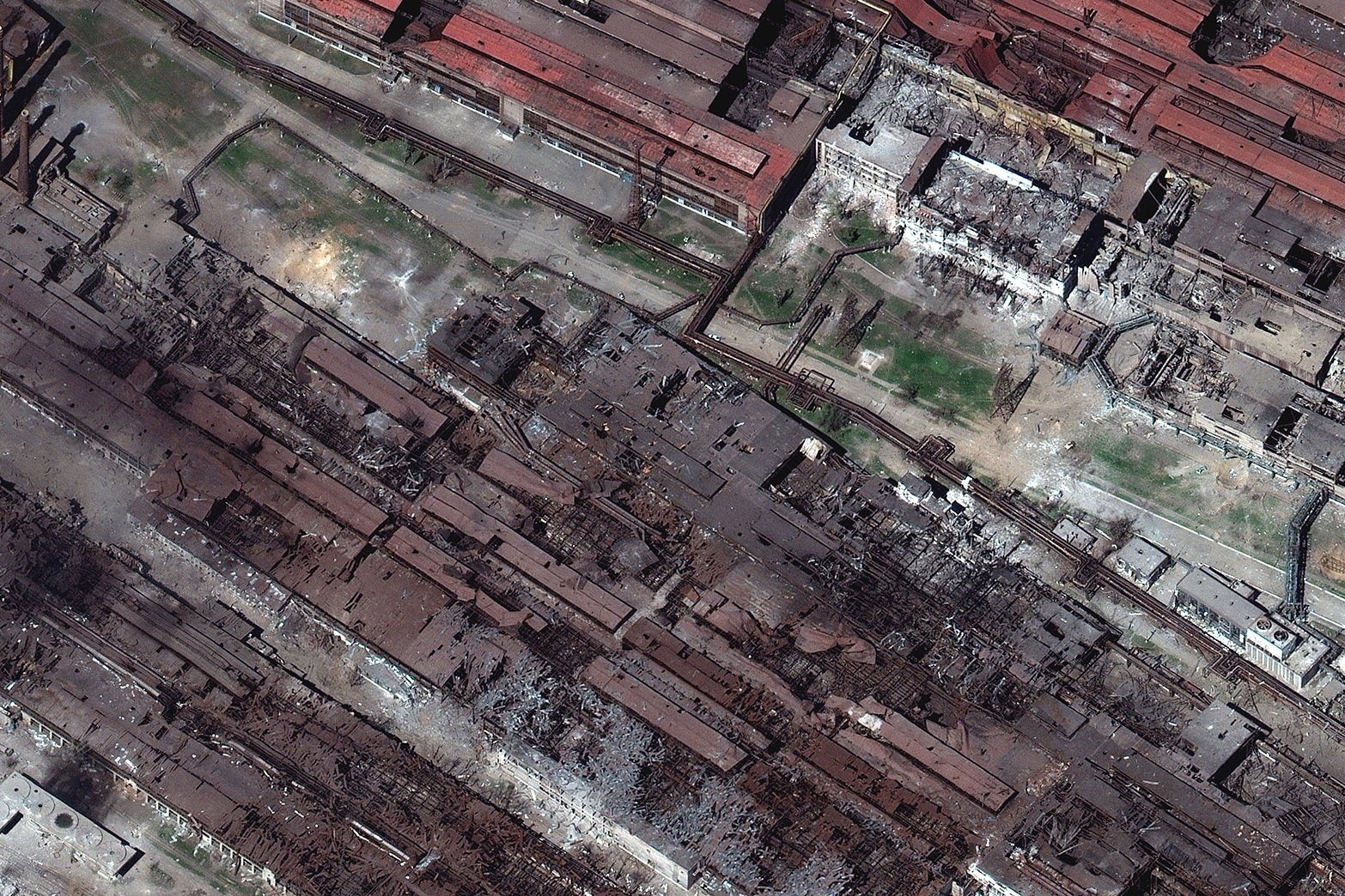 Anh ve tinh nha may Azovstal bi tan pha hinh anh