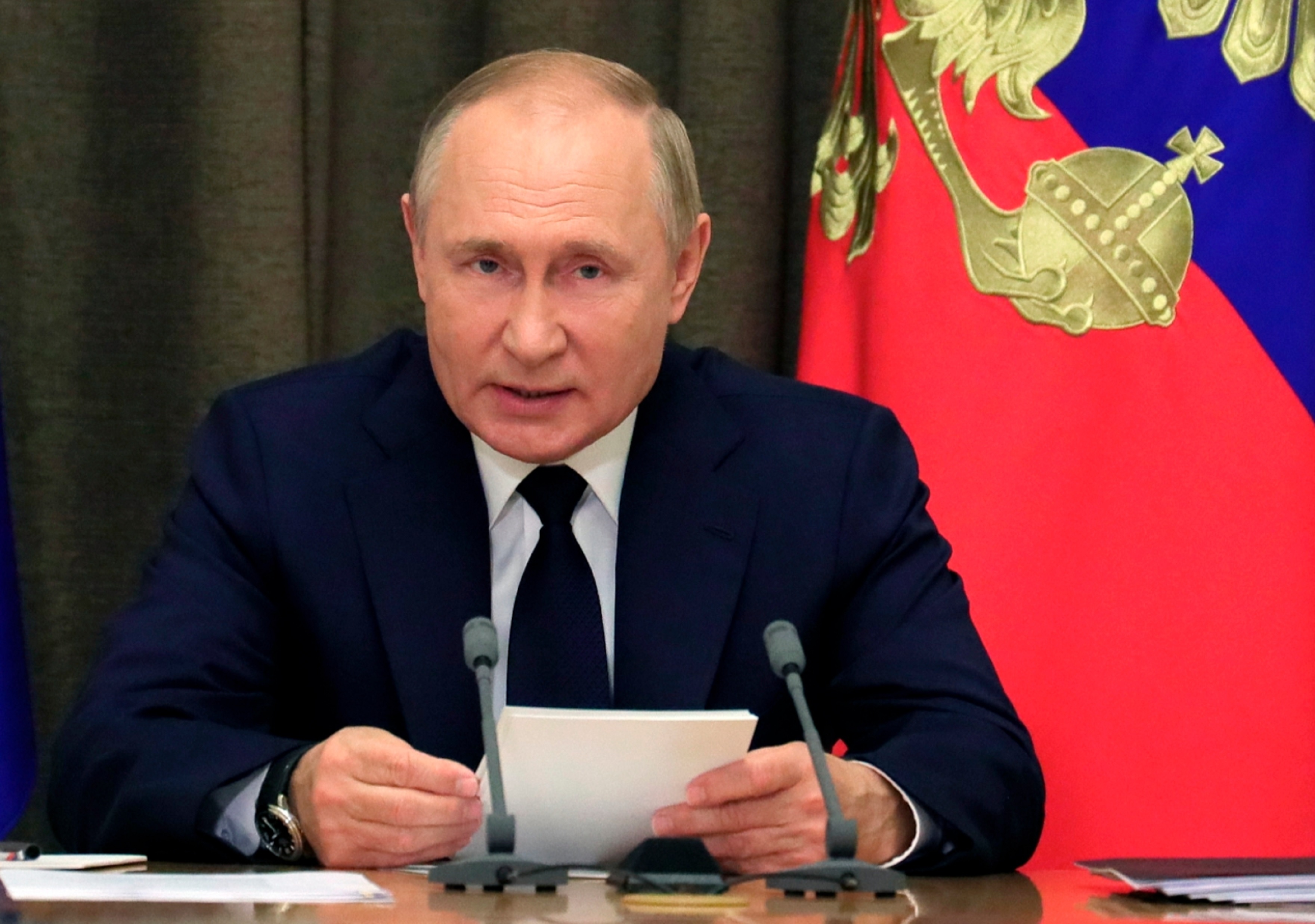 Ong Putin tung them bien phap tra dua phuong Tay hinh anh