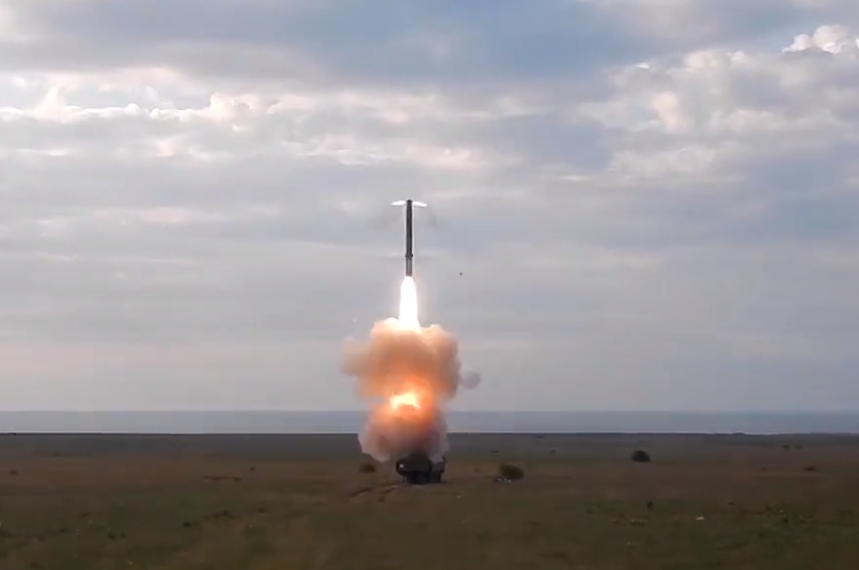 Ten lua sieu thanh Nga tan cong kho vu khi phuong Tay tai Ukraine hinh anh