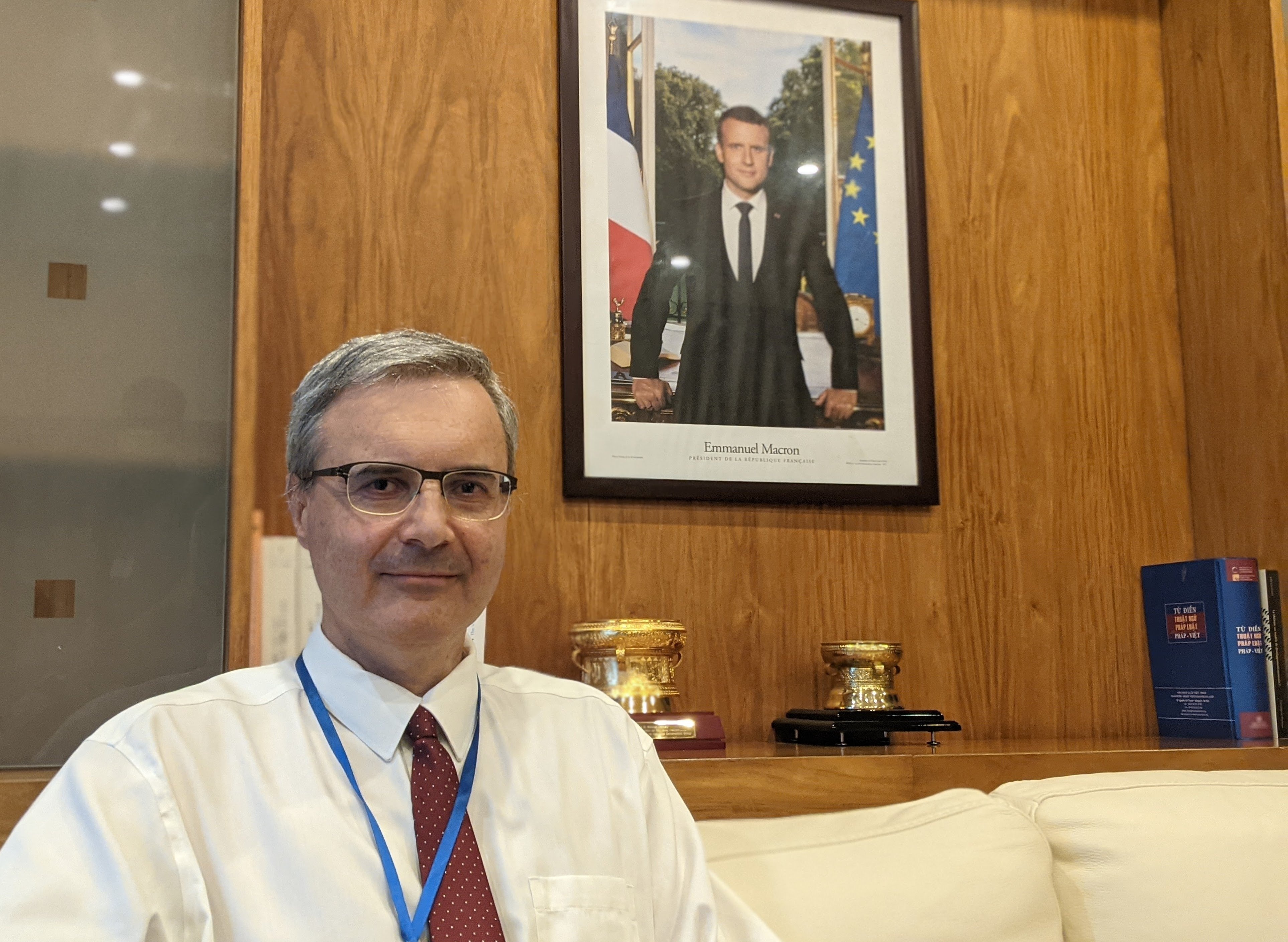 phong van dai su phap anh 2