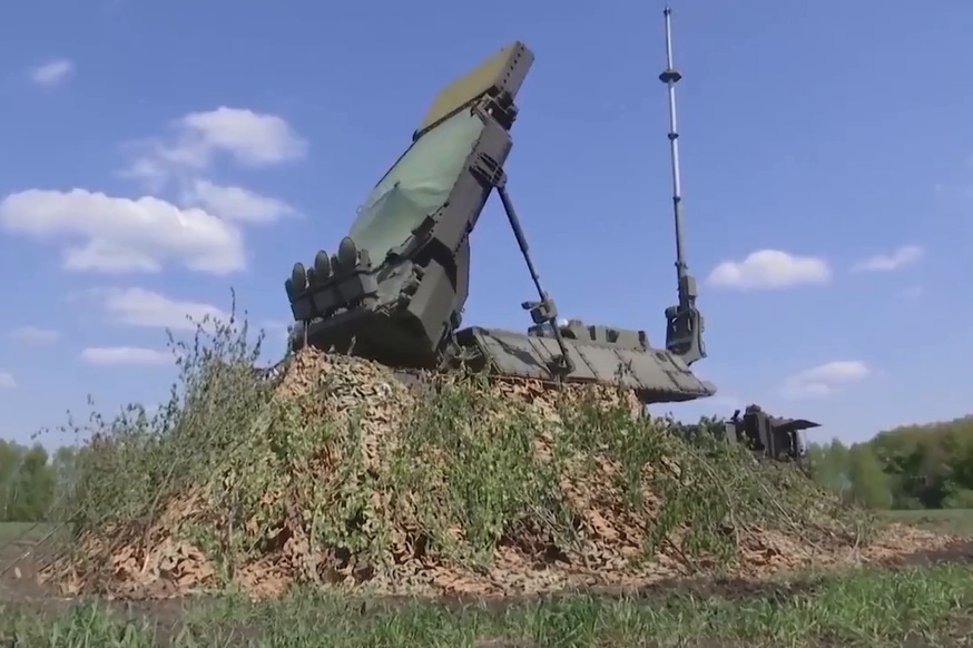 Nga tung video ten lua S-300V, 9K38 Igla tham chien tai Ukraine hinh anh