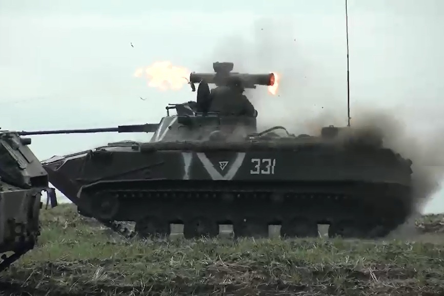 Video luc luong do bo duong khong Nga tan cong hoa diem o Ukraine hinh anh