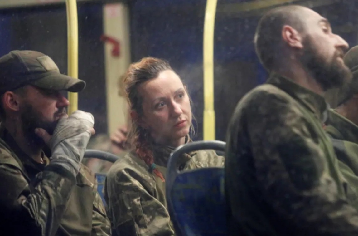 Interfax: Tu binh tu nha may Azovstal se bi xet xu o Donetsk hinh anh