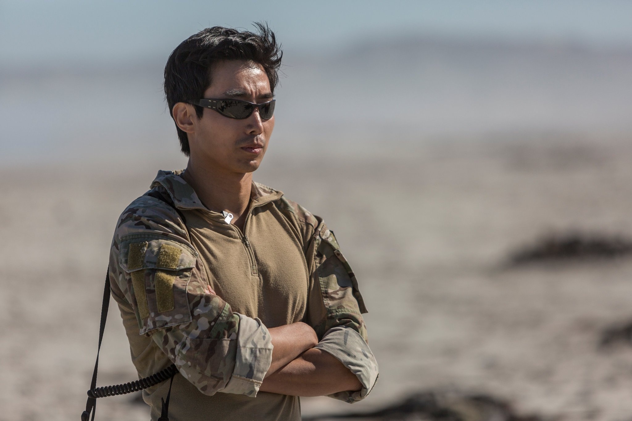 Canh sat doi san o san bay khi binh si tinh nguyen Han ve tu Ukraine hinh anh