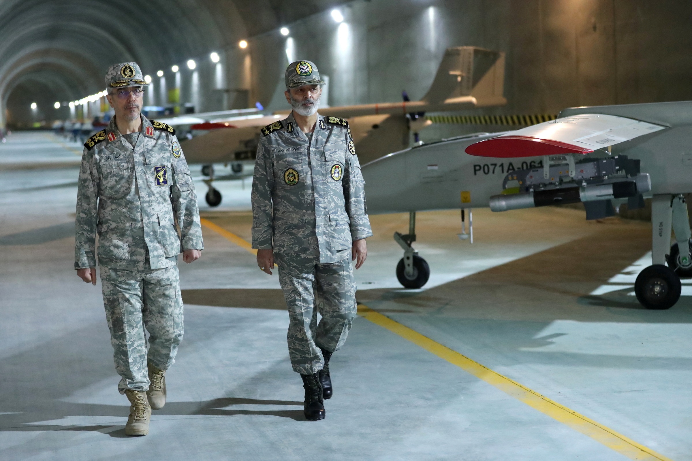 Can cu UAV ngam duoi nui cua Iran hinh anh