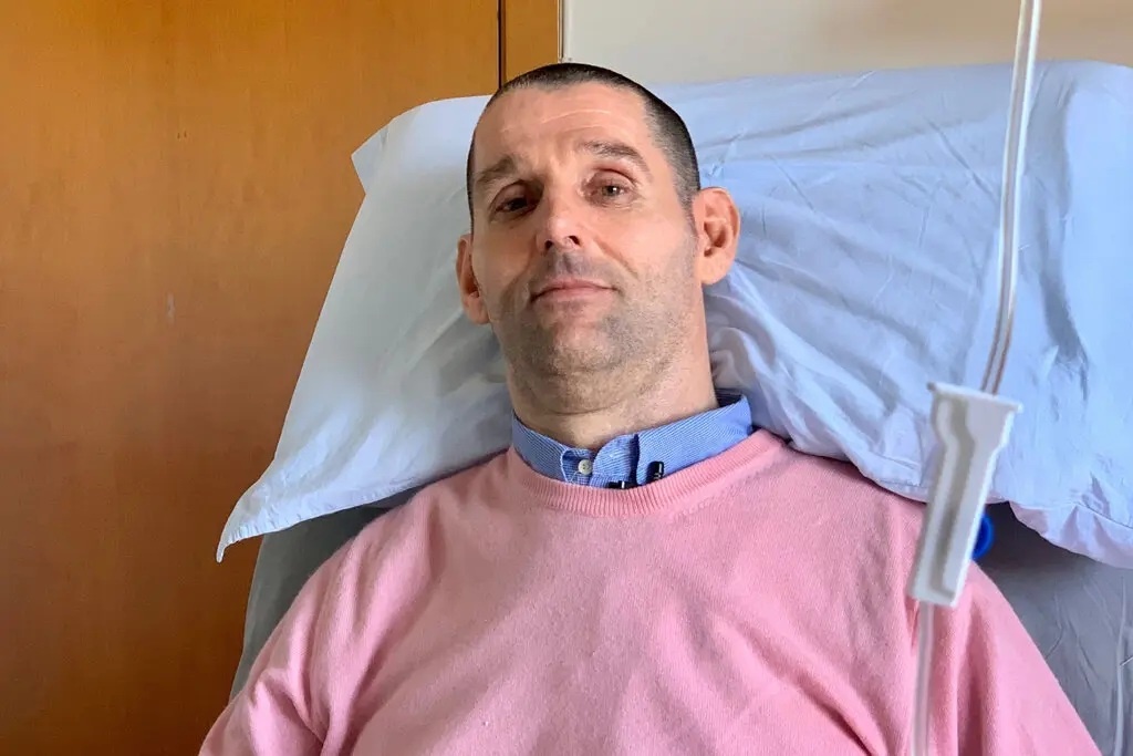 Nguoi dau tien duoc tro tu o Italy hinh anh