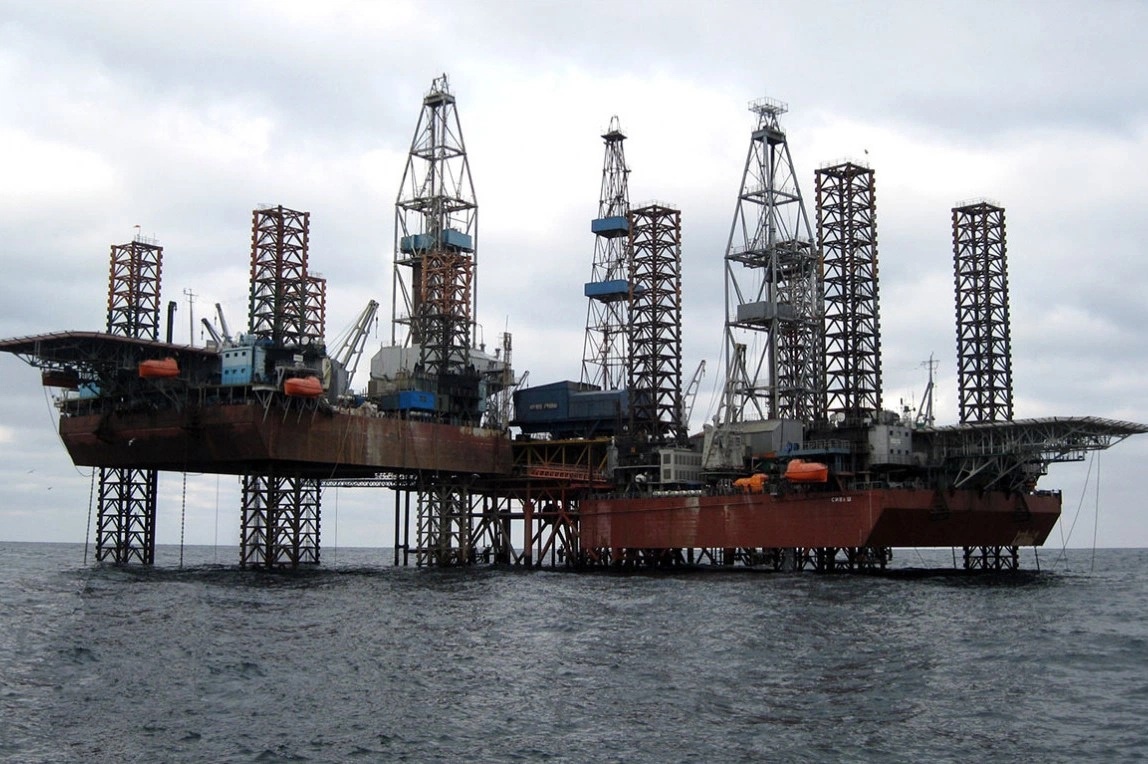 Gian khoan cua Nga o bien Den lai bi tan cong hinh anh