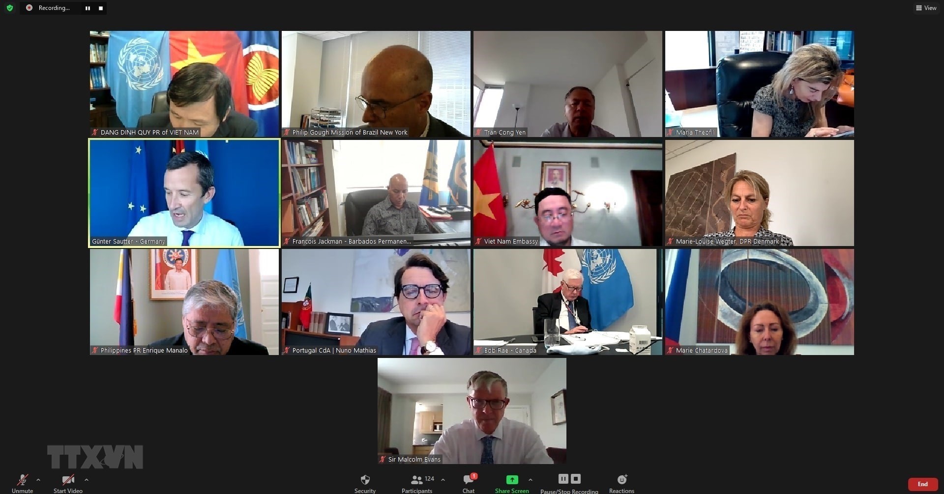 nhom ban be unclos anh 3