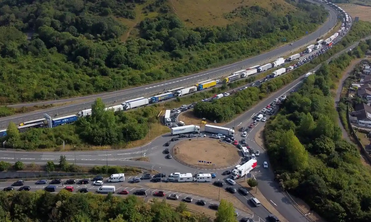 un tac cang dover anh 3