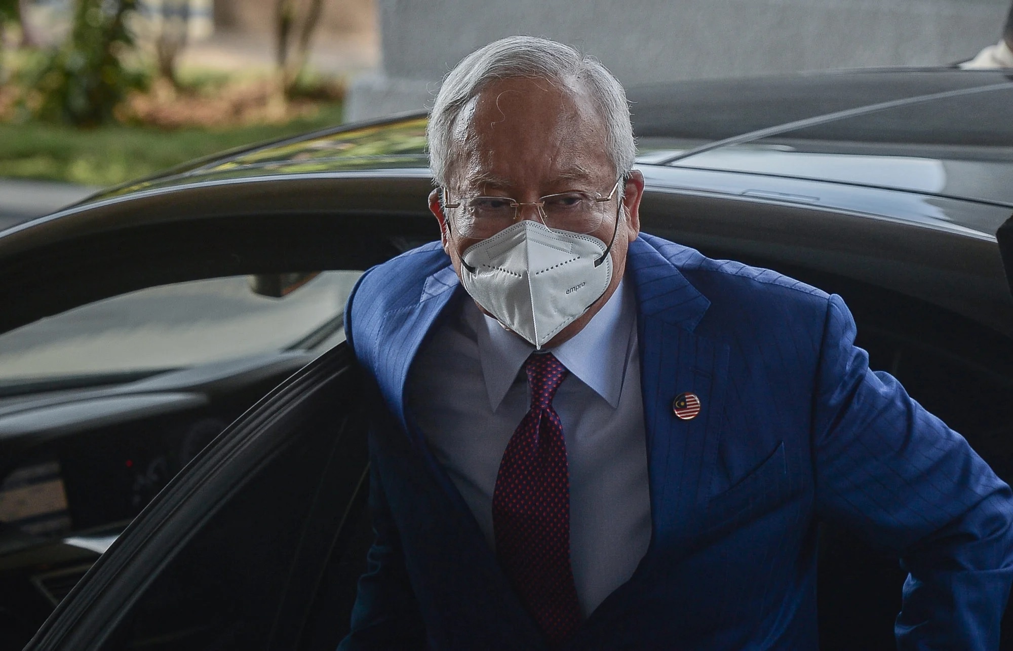 tranh chap sulu anh 2