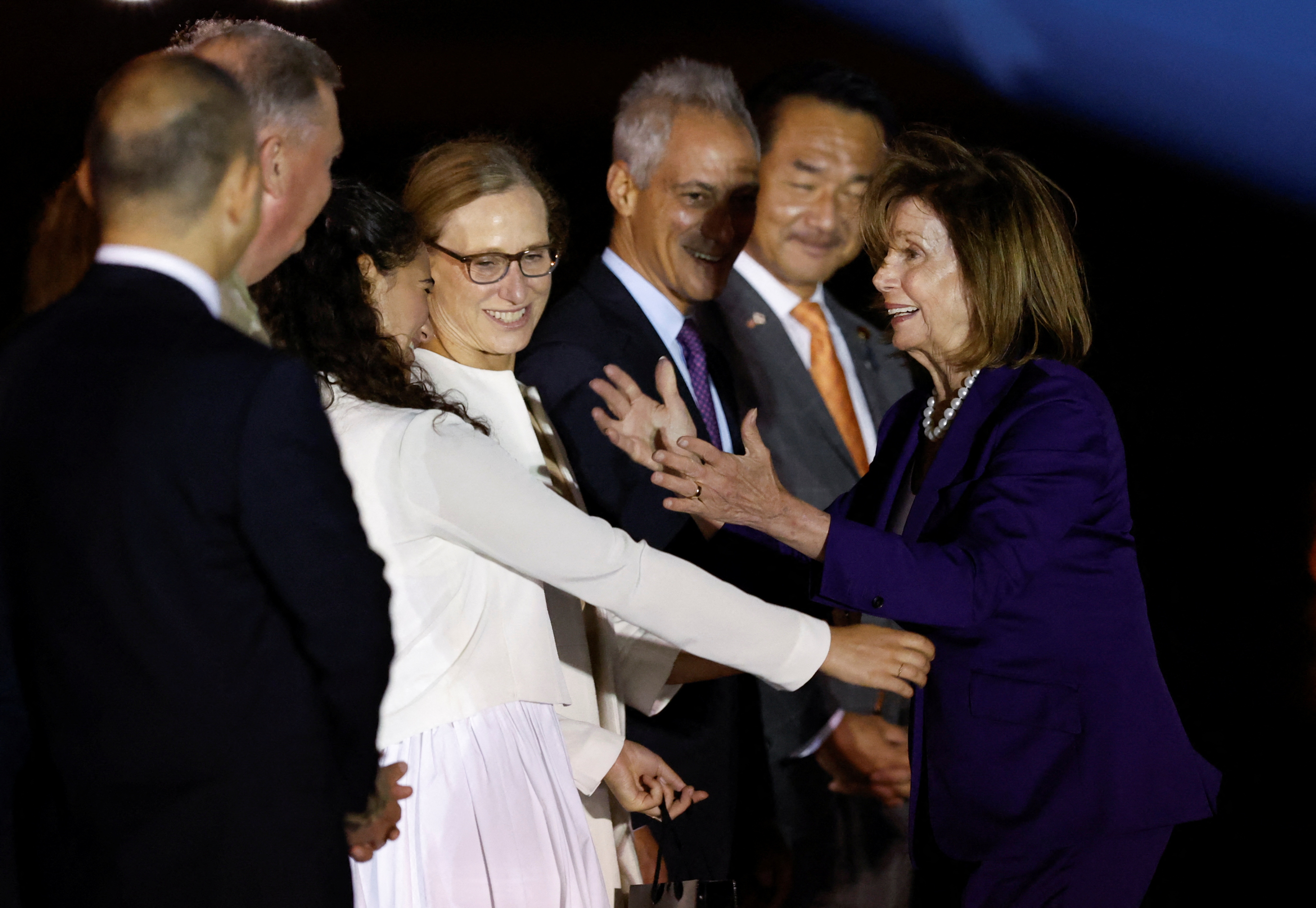pelosi den nhat ban anh 1