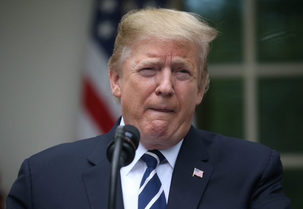 Nghi van Fox News ngam ‘cam cua’ ong Trump hinh anh