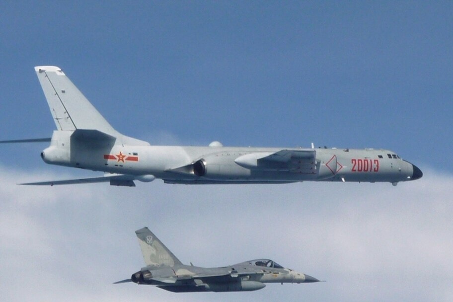 Dai Loan noi 14 may bay dai luc vuot duong trung tuyen hinh anh