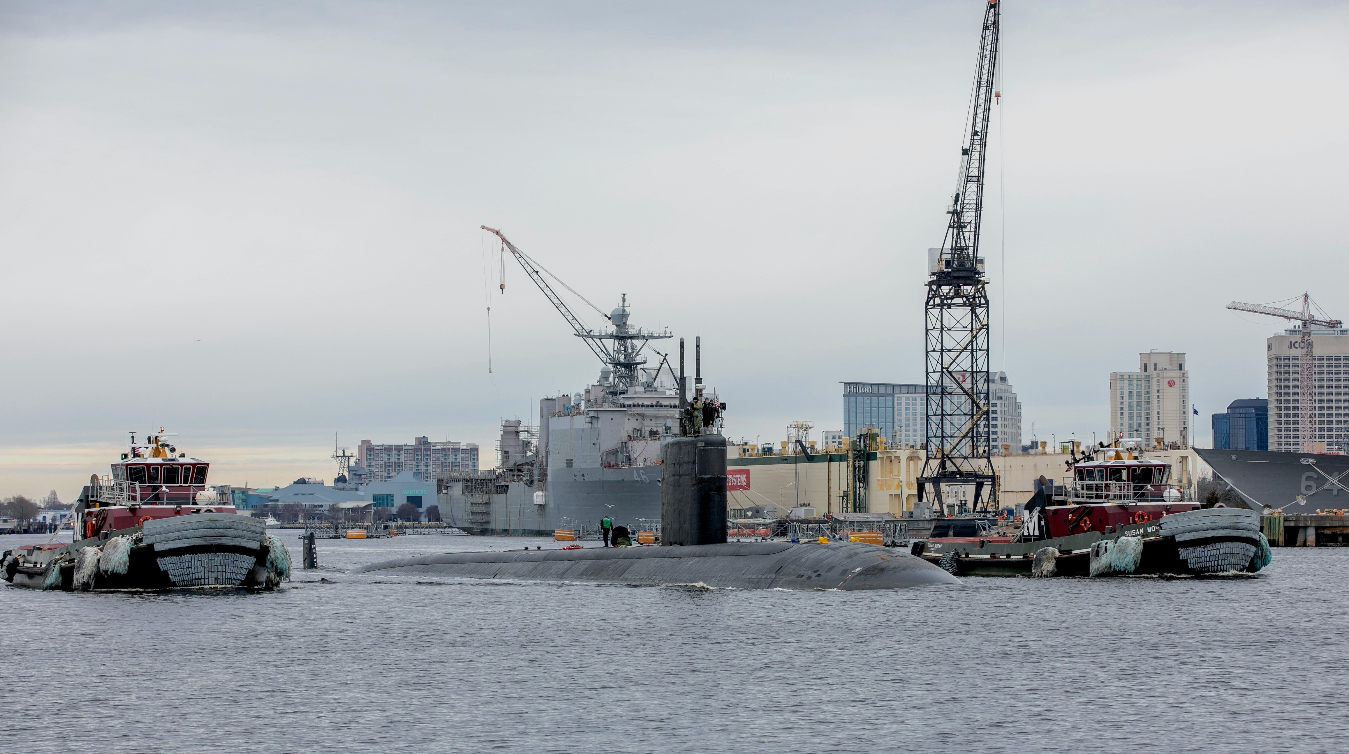 tau ngam aukus anh 4