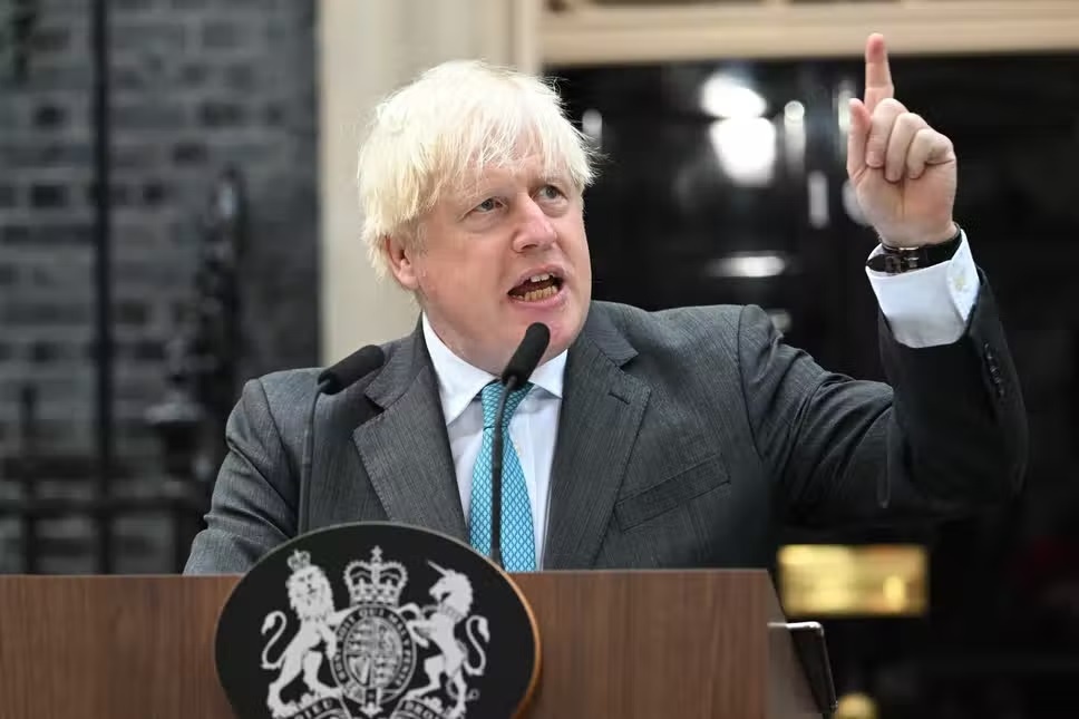 Ong Boris Johnson noi loi cuoi tren cuong vi thu tuong Anh hinh anh