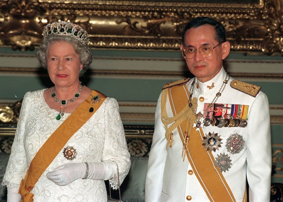 Buc tranh hoang gia tuong dong o hai bo dai duong hinh anh