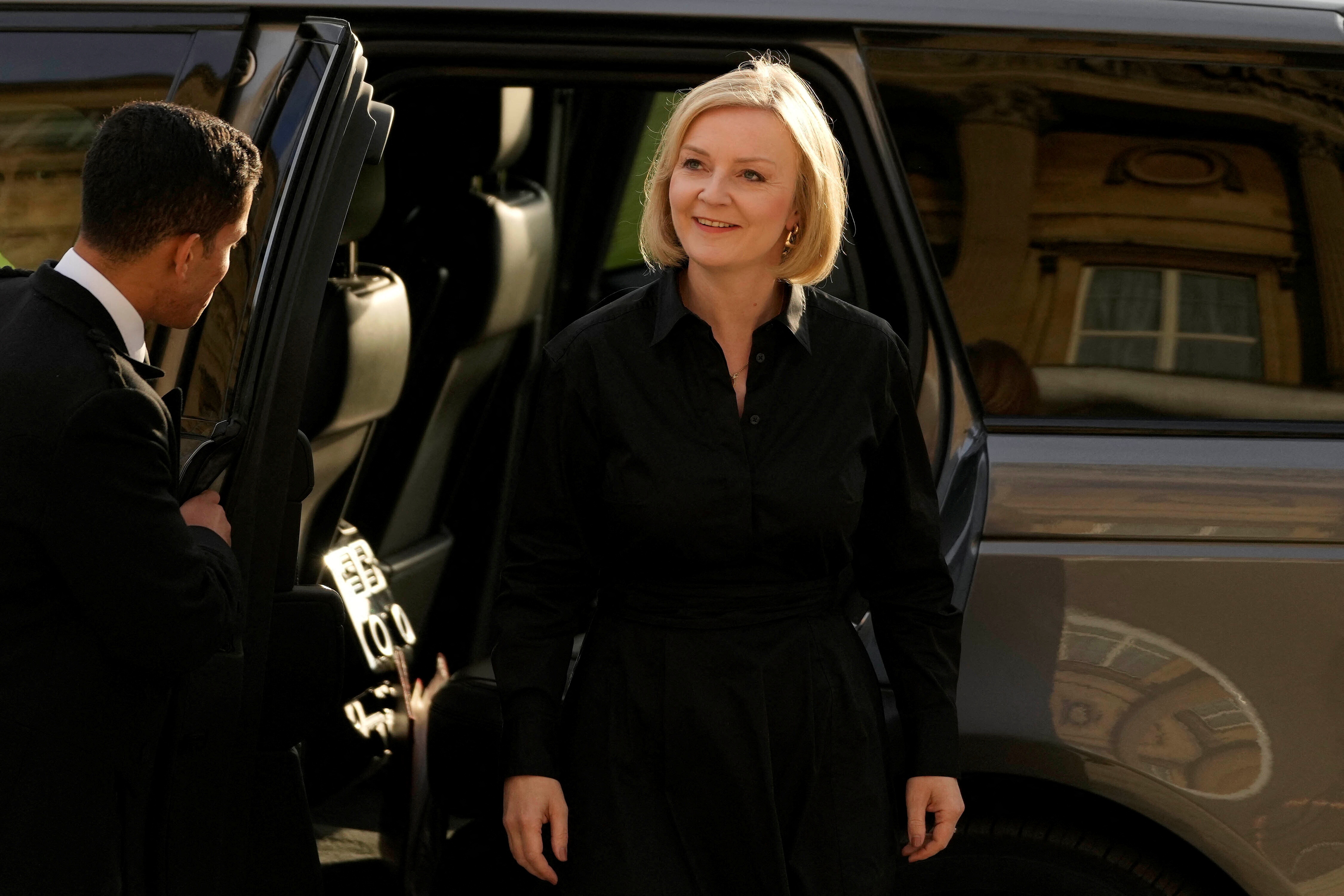 Nham lan kho ngo khi tan thu tuong Anh toi le tang nu hoang hinh anh