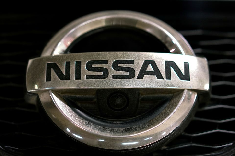 Nissan ban het tai san o Nga hinh anh