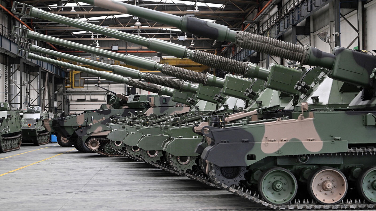 vu khi chau au anh 1