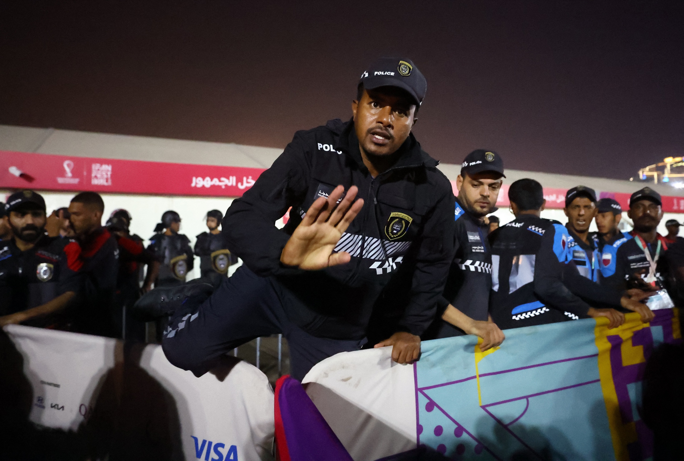 Luc luong 'canh sat tu nhan' tai World Cup 2022 hinh anh