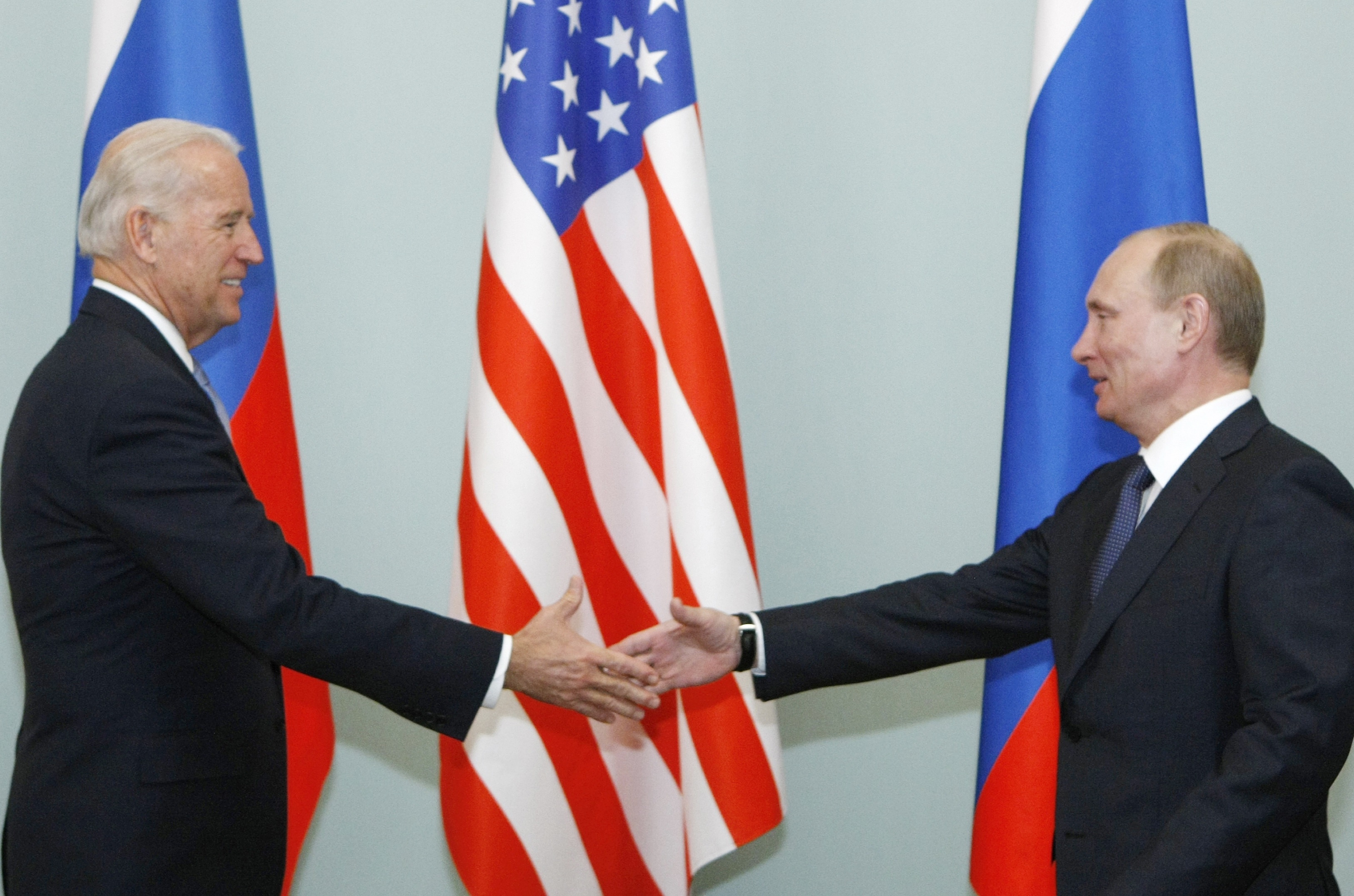 Sach de hieu canh tranh Nga - My hinh anh