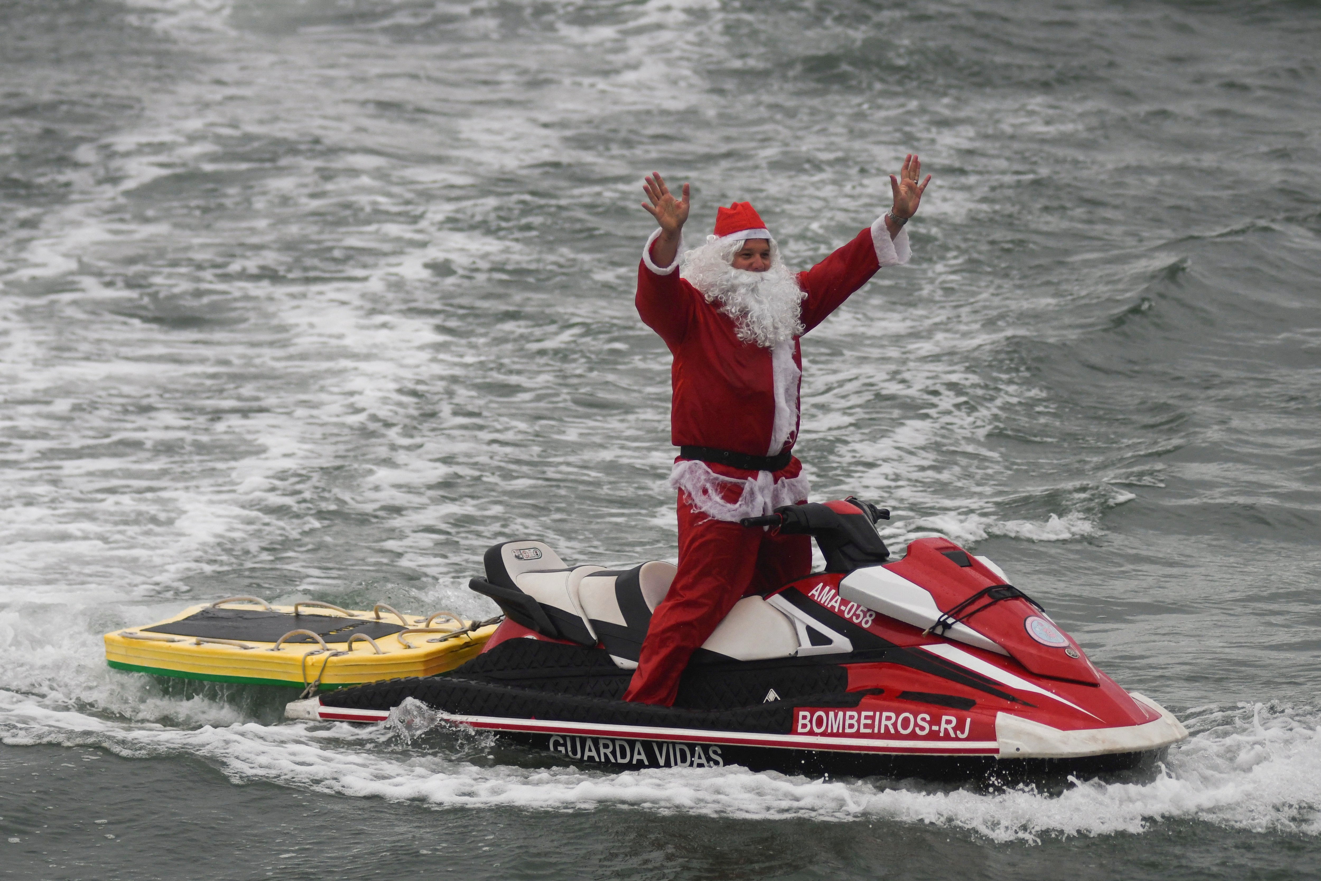 The gioi no nuc chao don Giang sinh hinh anh