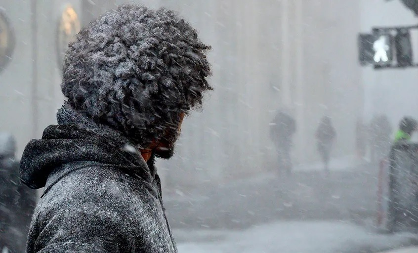 Nguoi My thuc day trong gia ret va mat dien truoc them Giang sinh hinh anh