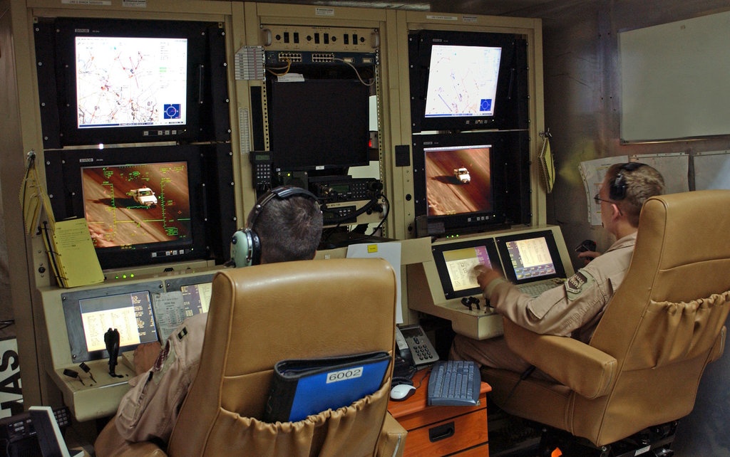 may bay khong nguoi lai anh 2