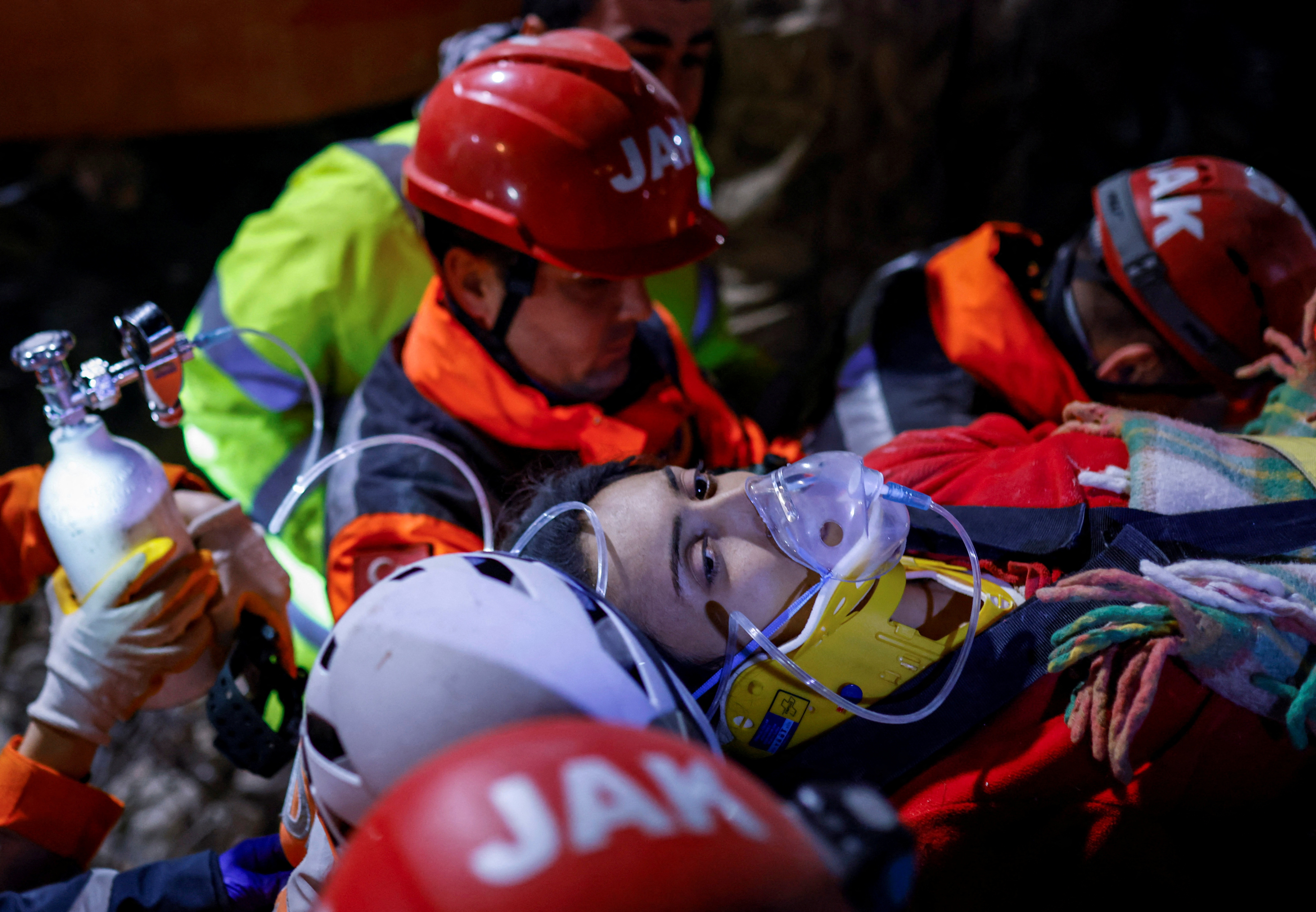 Cu ba 70 song sot sau 121 gio mac ket trong dong do nat o Tho Nhi Ky hinh anh