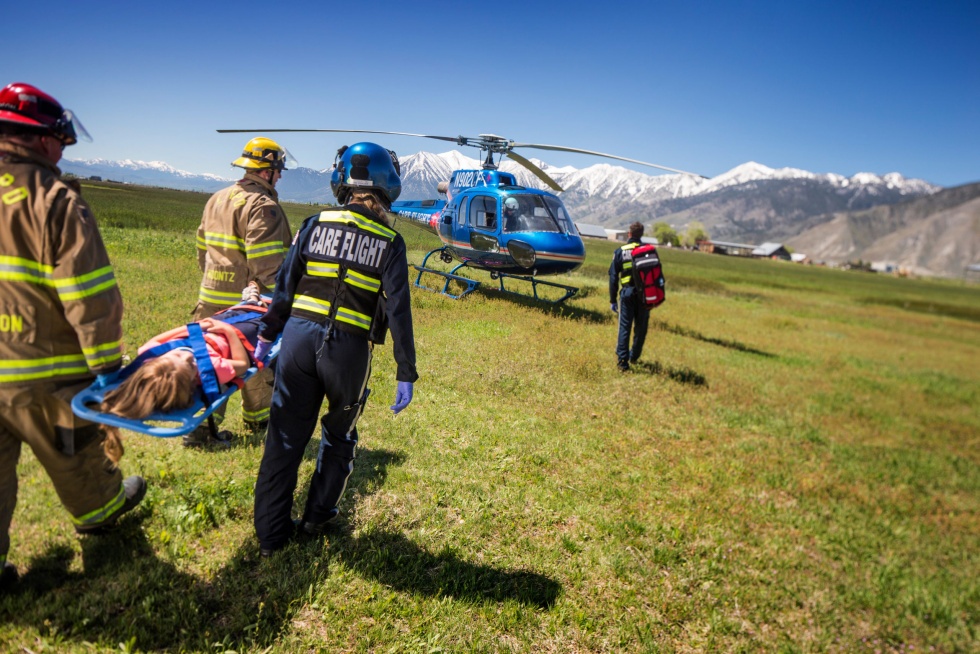 Truc thang roi tren duong cap cuu o My, toan bo hanh khach thiet mang hinh anh