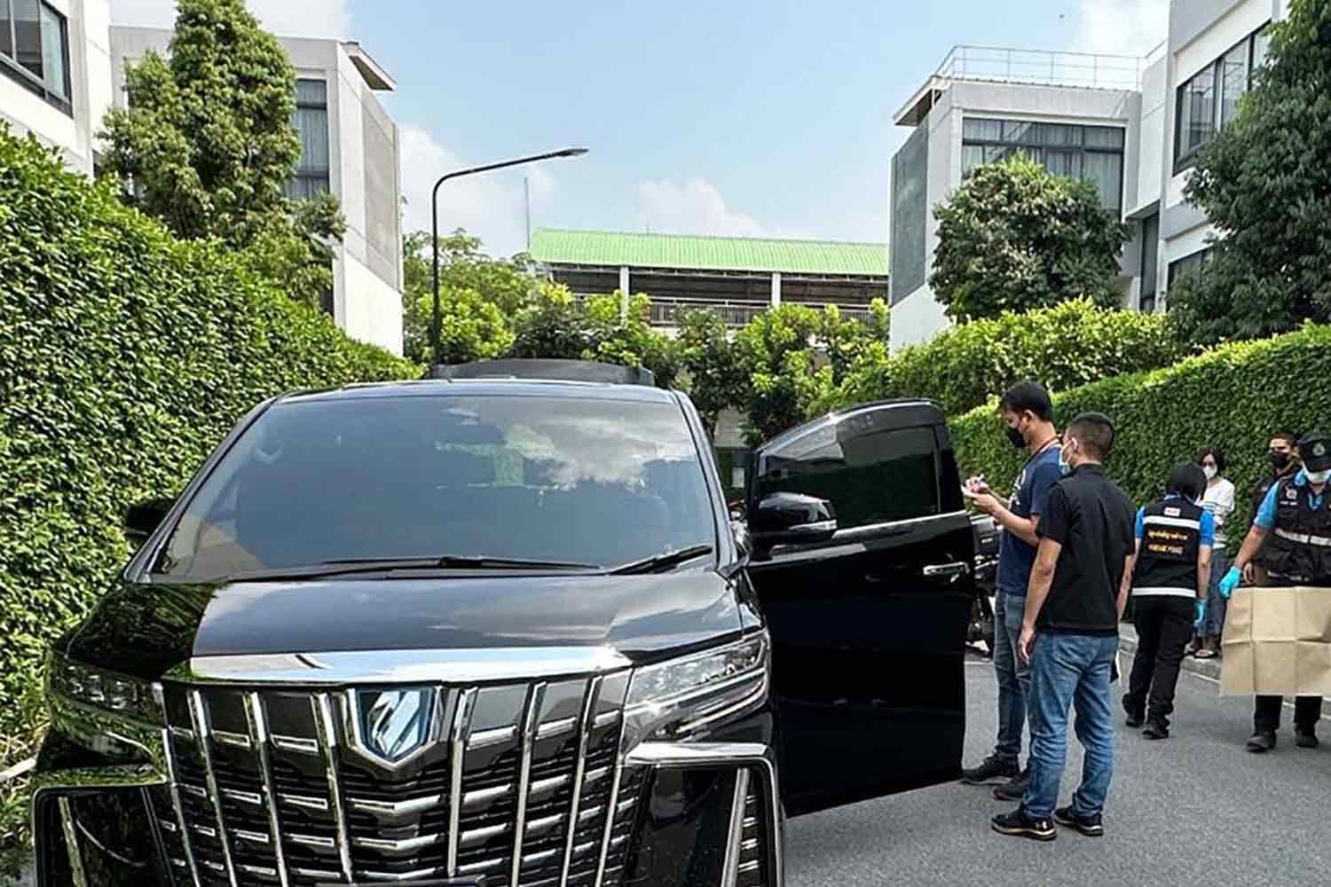 Ba nguoi Trung Quoc bat coc, tong tien dong huong tai Thai Lan hinh anh