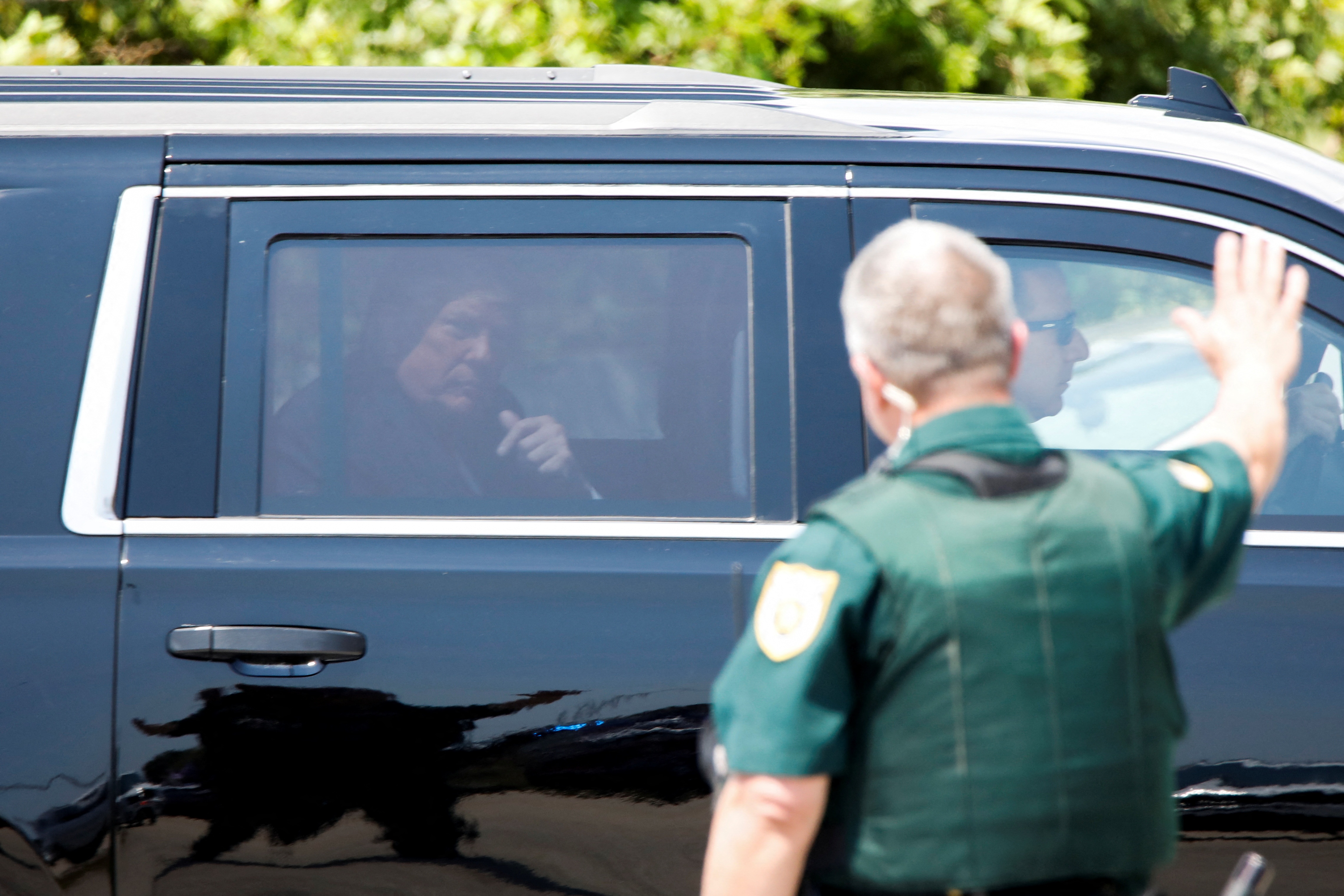 trump bi truy to anh 3