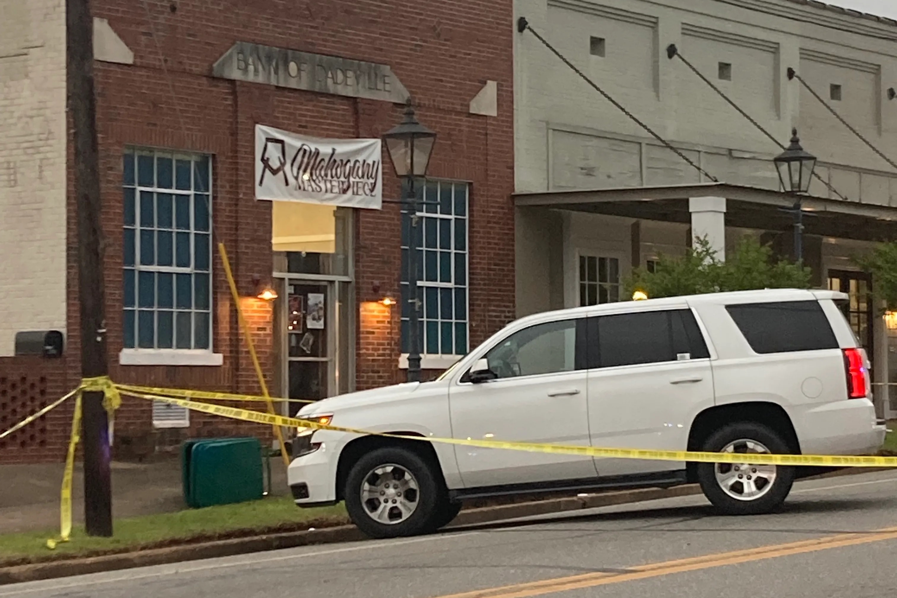 Xa sung trong tiec sinh nhat tai My, 4 nguoi chet hinh anh