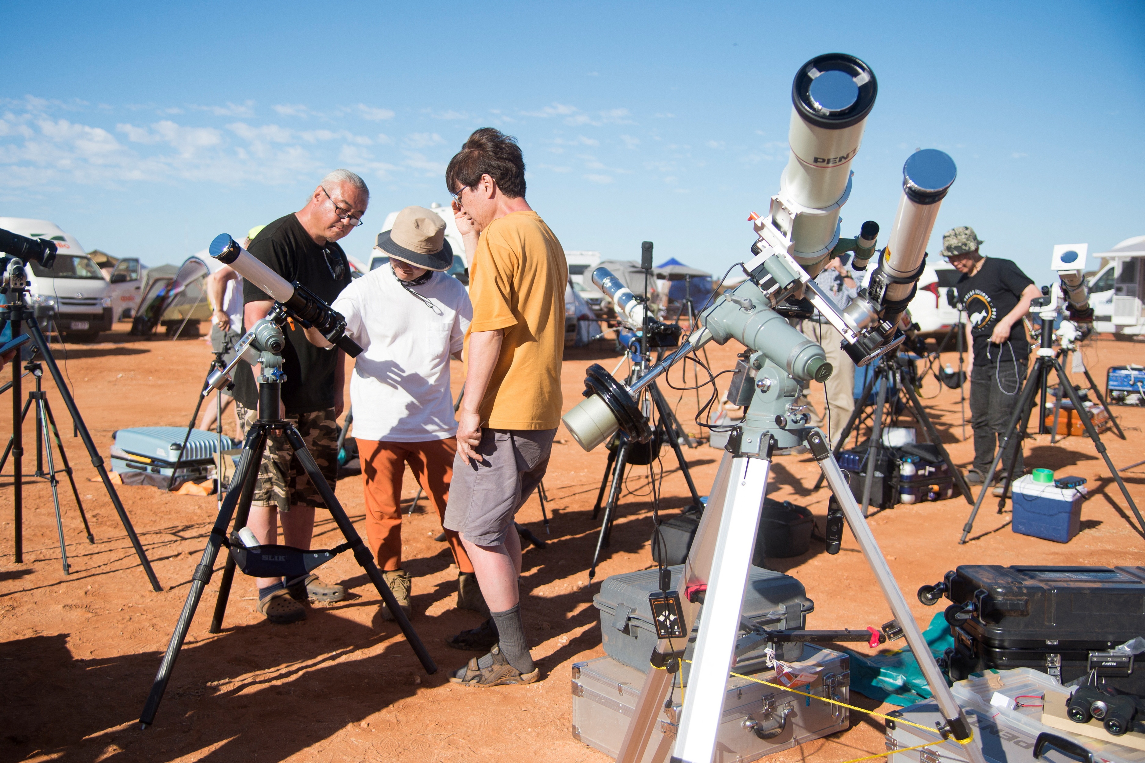 theo doi nhat thuc anh 1