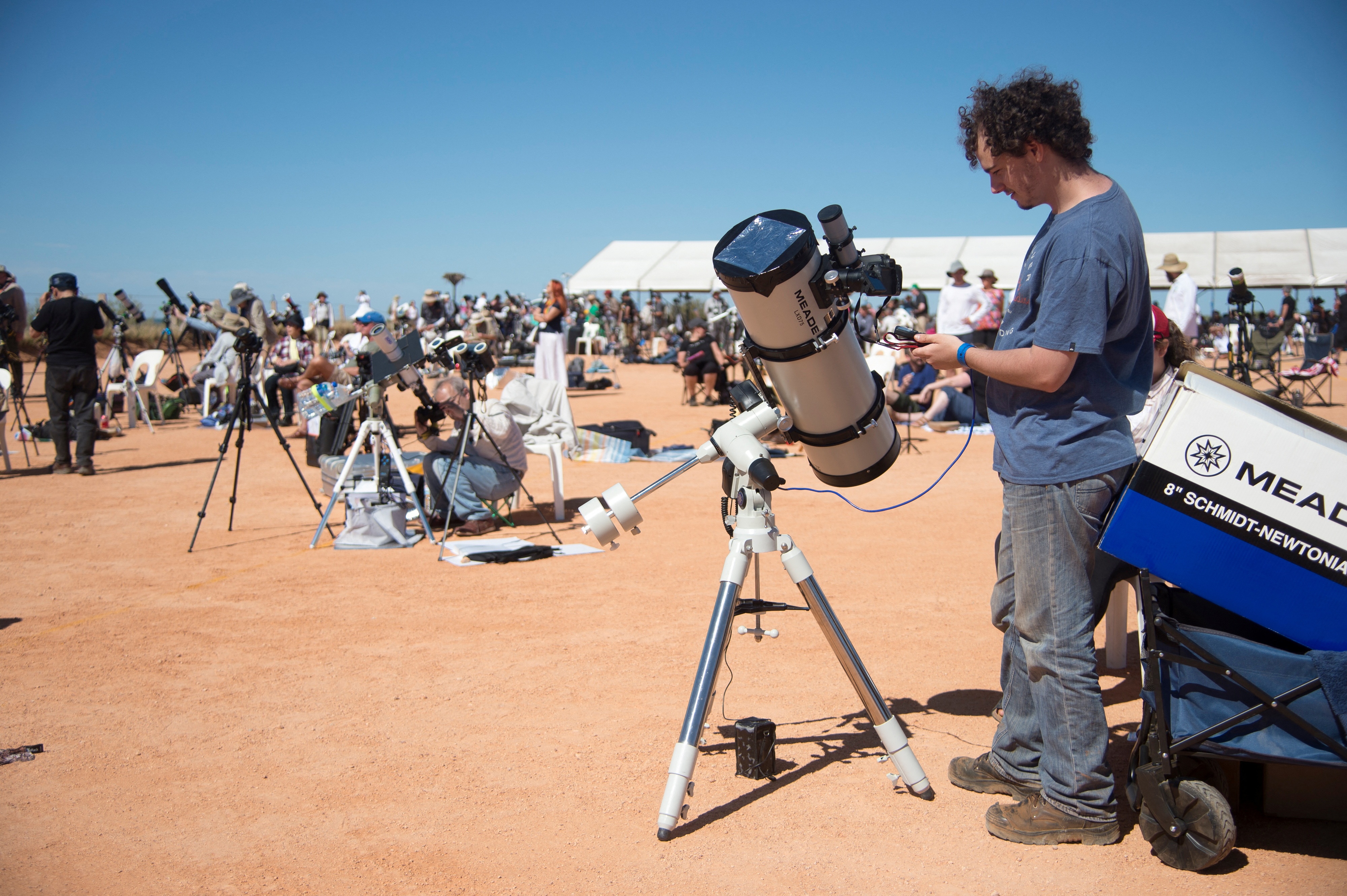 theo doi nhat thuc anh 2