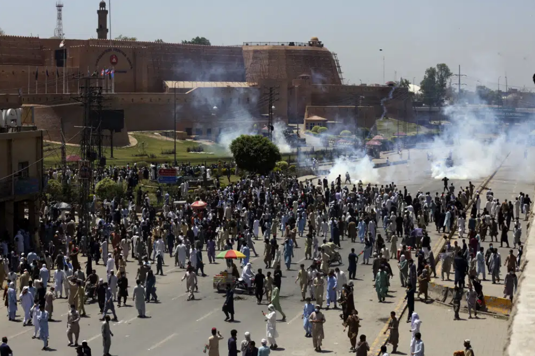 imran khan bi bat anh 7