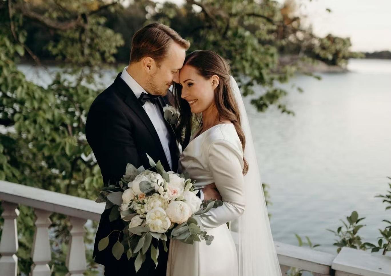 Chuyen tinh 19 nam cua thu tuong Phan Lan truoc khi bat ngo ly hon hinh anh