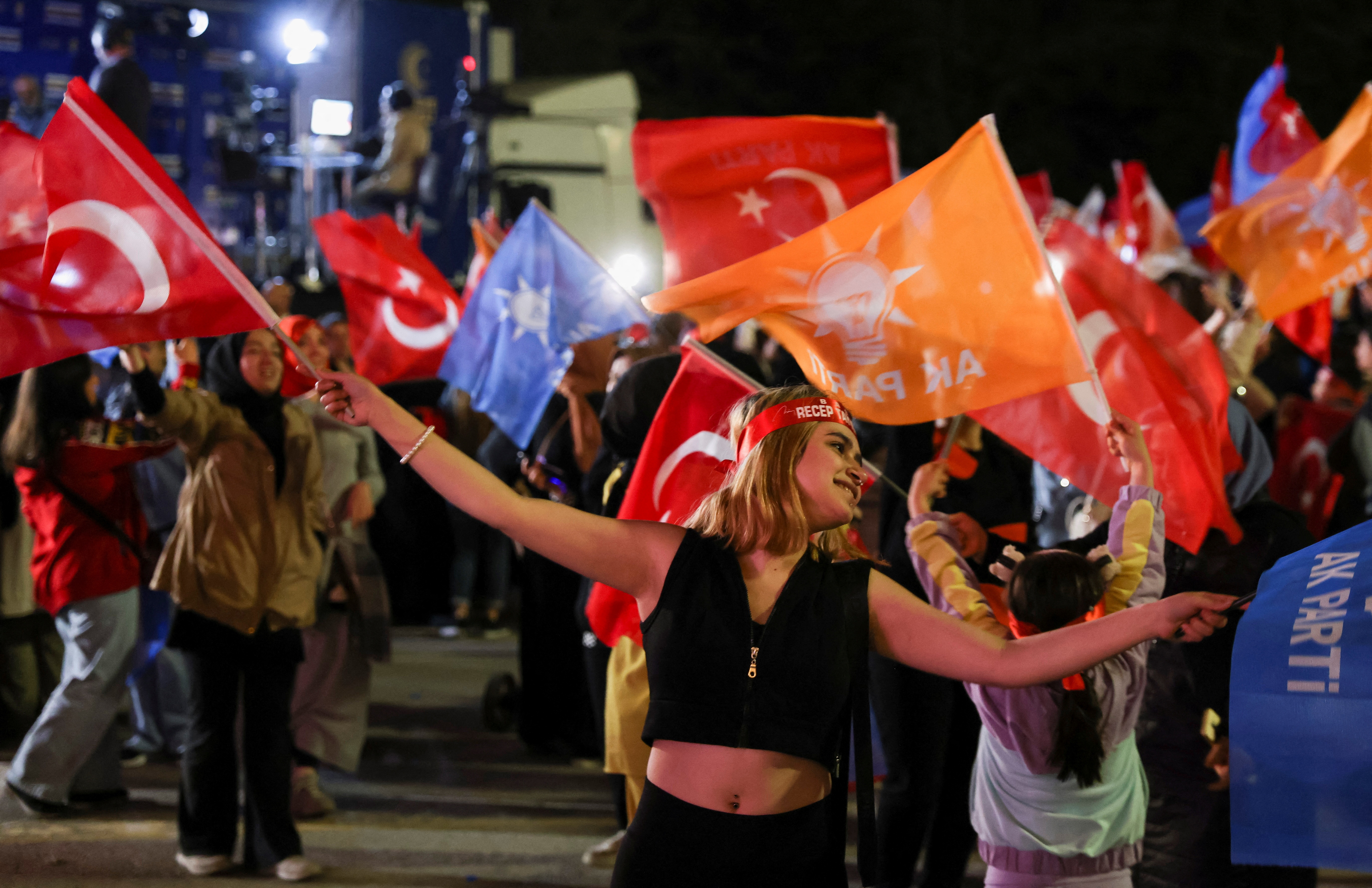 Tho Nhi Ky phai bau cu tong thong vong 2 hinh anh