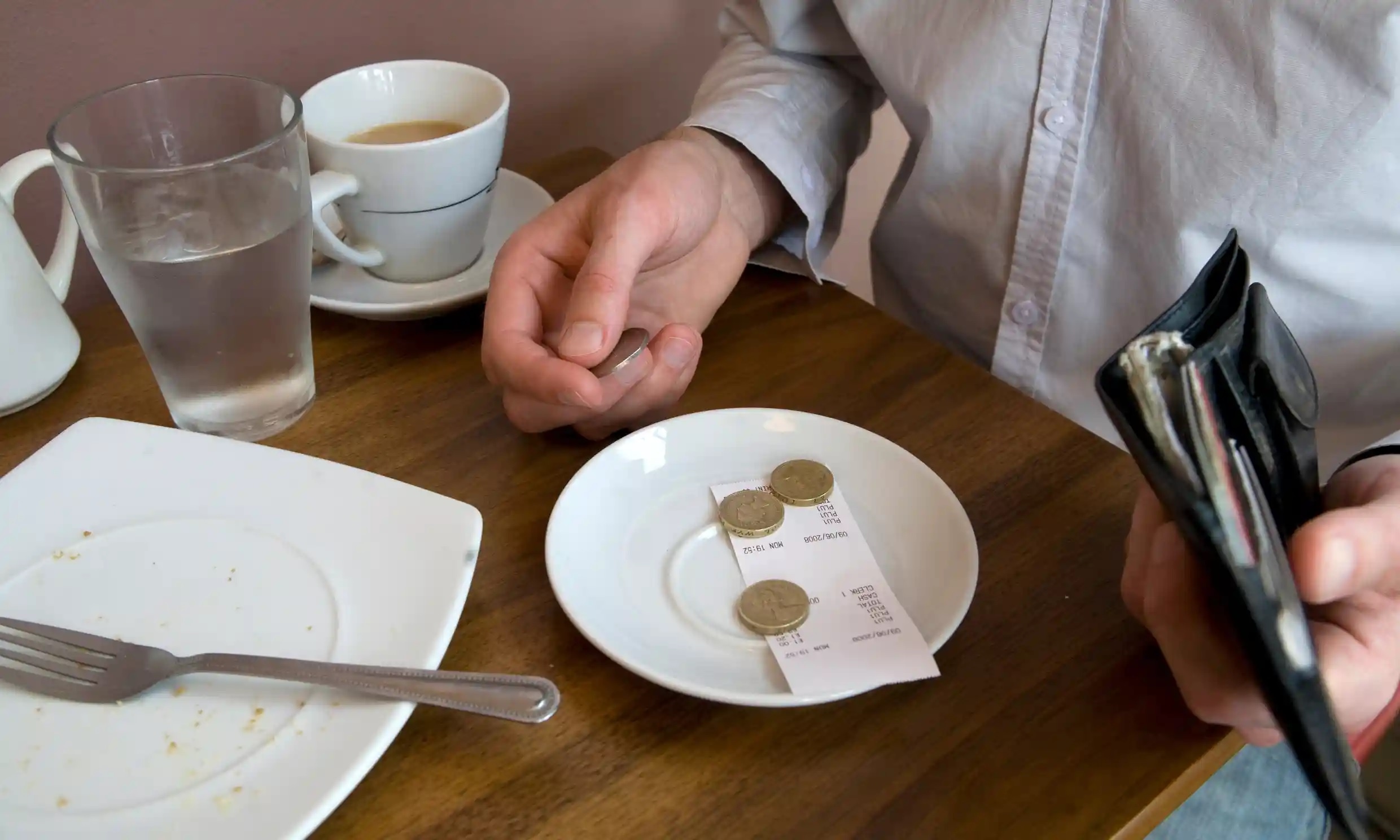 Nguoi chau Au 'tip' nhu the nao hinh anh