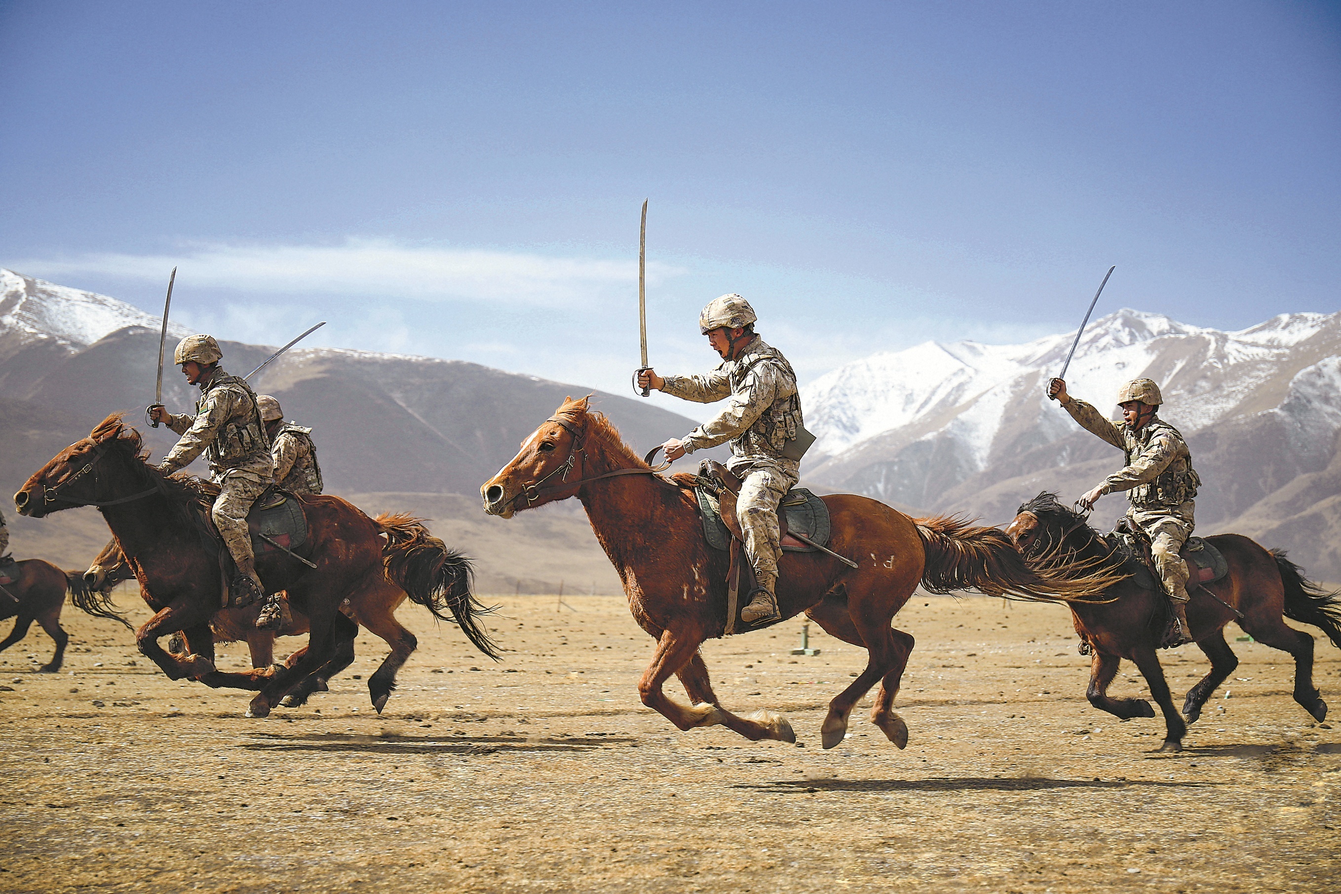 Ngua chua 'bien mat' trong quan doi hien dai hinh anh