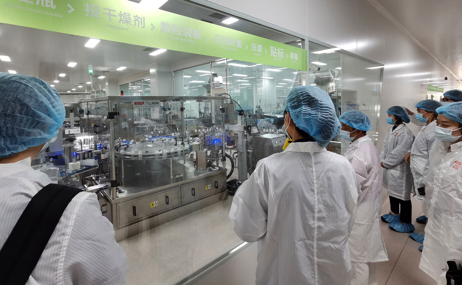 tham quan nh&agrave; m&aacute;y ảnh 2