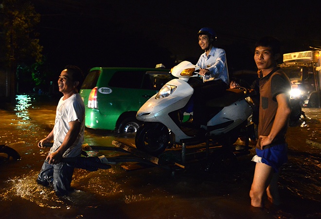 50.000 mot lan di 'do dem' giua duong Ha Noi hinh anh