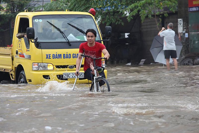 Tram bom ngung hoat dong, Ha Noi lai ngap hinh anh
