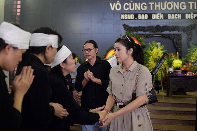 Nghe si roi nuoc mat dua tien NSND Bach Diep hinh anh