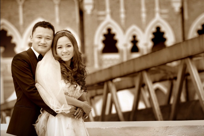 Ha Noi chup, in anh mien phi cho cac cap tinh nhan hinh anh