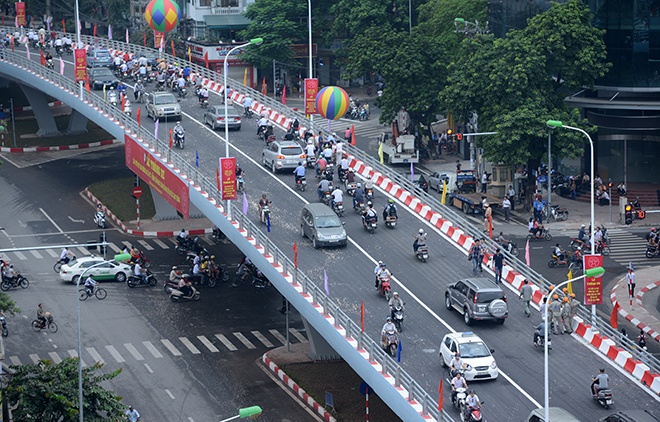 Cau vuot nhe thu 6 o Ha Noi da thong xe hinh anh