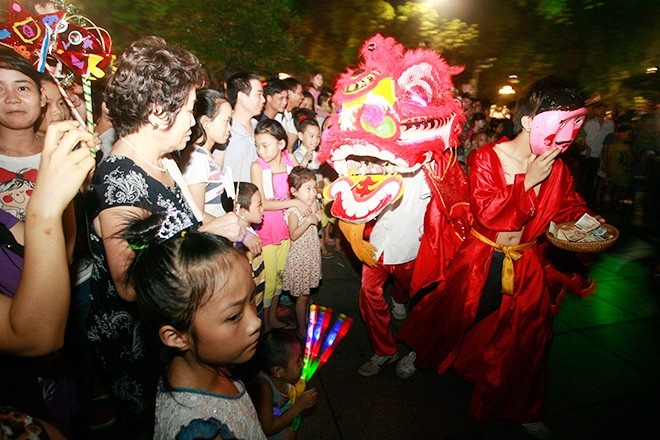 Nao nuc mua lan, thoi lua, pha co Trung thu hinh anh