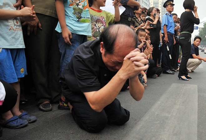 Nguoi dan ong quy lay truoc linh cuu tuong Giap o Ha Noi hinh anh